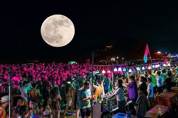 Thailand Full Moon — Phuket · Koh Samui
